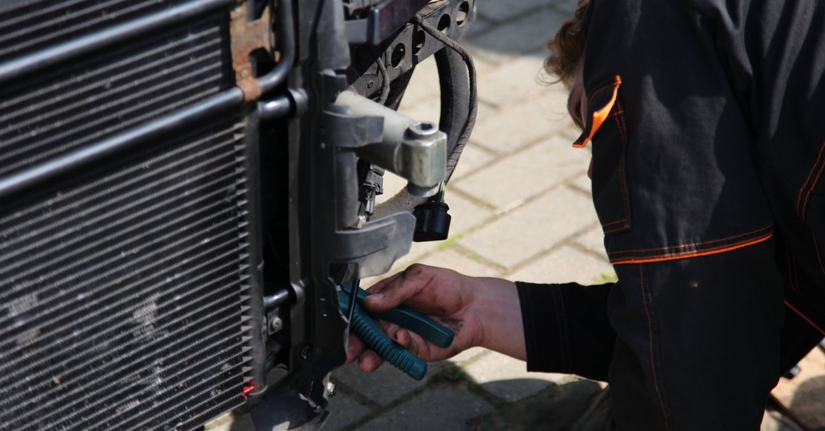 Auto Locksmith service — Henderson Locksmiths