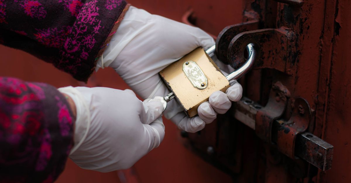 How Much Should a Locksmith Charge to Change a Lock? — Henderson Locksmiths